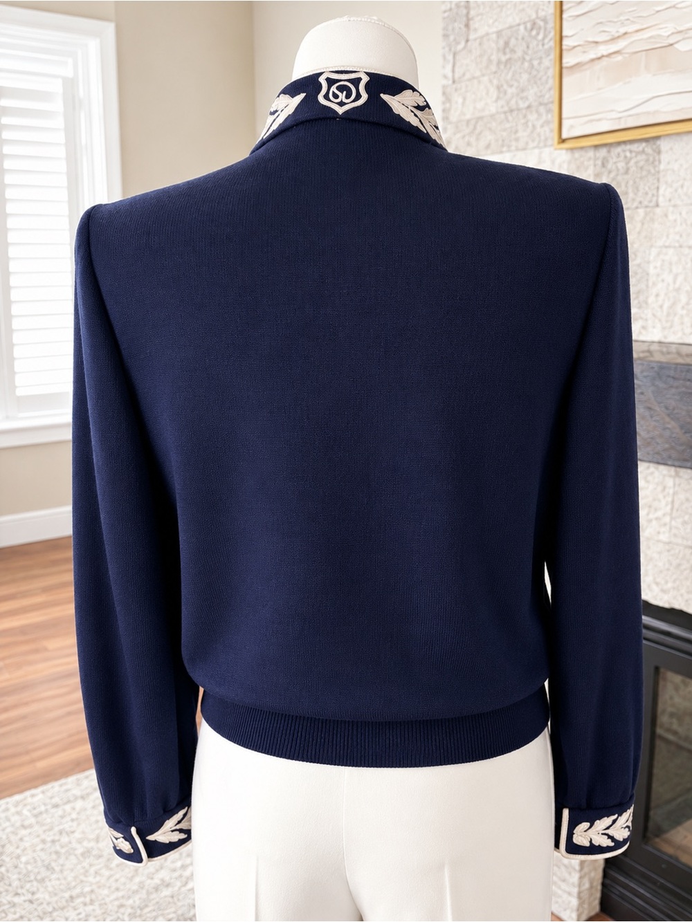 St. John Marie Gray Santana Knit Jacket Navy Embroidered Collar Gold Buttons S - Picture 6 of 12